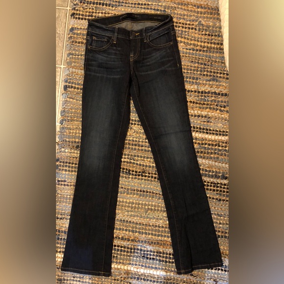 Guess Denim - EUC Women’s Guess Dark Indigo Denim